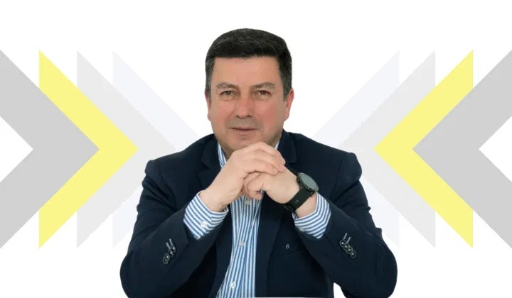 Sergio Romero, conductor de Hablemos De en HD Radio